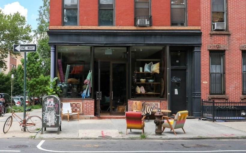 Dolly Parton-Themed Bar Relocates within Williamsburg