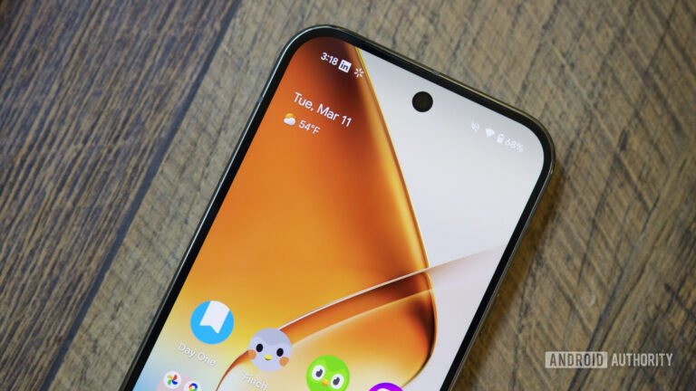 Keep an eye on your money: Pixel’s At a Glance may soon show you finance recaps (APK teardown)