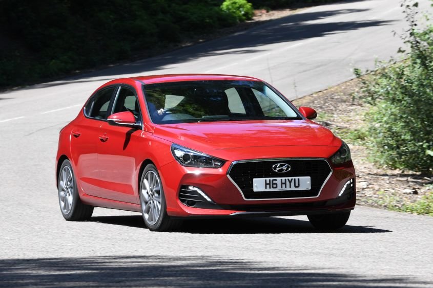 Hyundai i30 Fastback review 2018 – pictures
