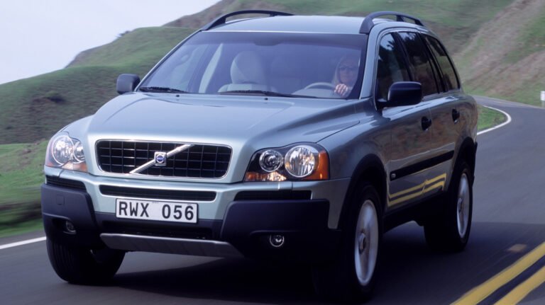 This Is How The World's First Blind Spot Monitor Worked On The 2003 Volvo XC90