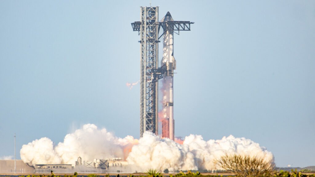 SpaceX Starship Suffers 'Rapid Unscheduled Disassembly' While Returning To Earth