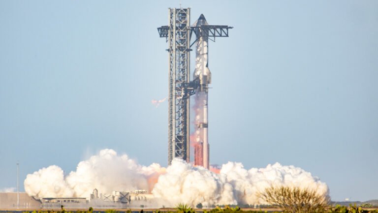 SpaceX Starship Suffers 'Rapid Unscheduled Disassembly' While Returning To Earth