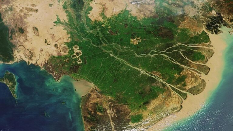 New Global River Map Is the First to Include River Bifurcations and Canals