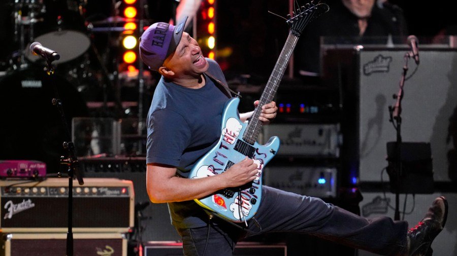 Rage Against the Machine's Tom Morello backs Springsteen: 'Trump is mad at him because Bruce draws a bigger audience'