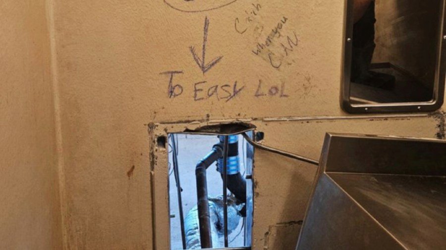 3 New Orleans jail escapees captured, leaving 2 at large