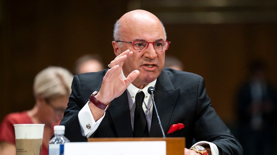 Kevin O'Leary on Trump, Walmart: Retailers aren't going to 'eat the tariffs'