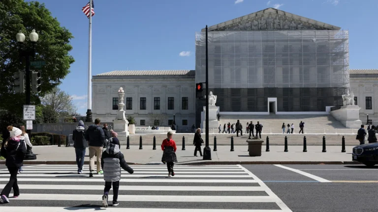 Supreme Court lets Trump end deportation protections for Venezuelans