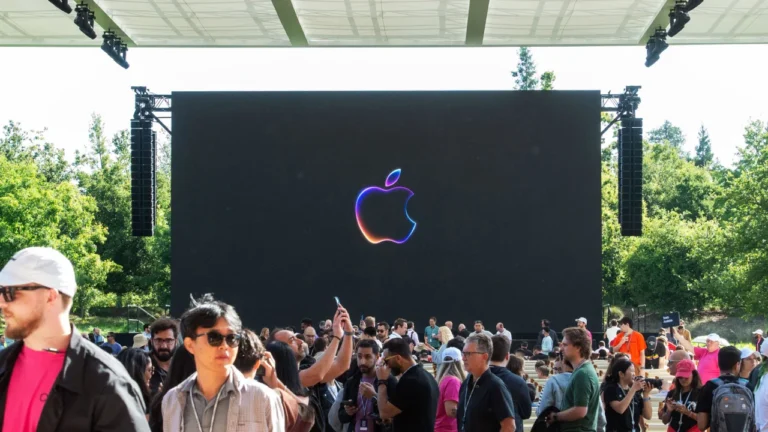 Shimmers, floating toolbars, and radical transparency: Here’s what iOS 26 could look like