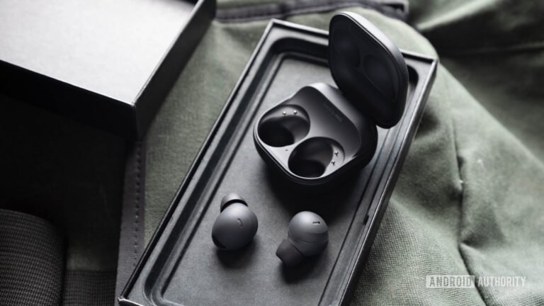 Older Galaxy Buds models get the deeper integration they deserve with One UI 8