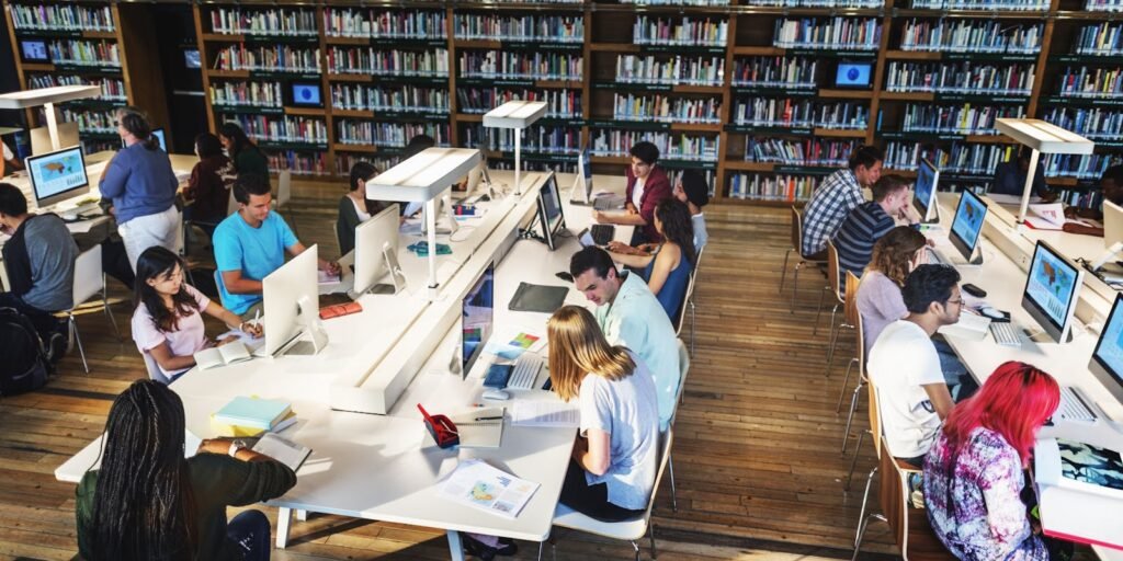 Facing Cuts to Vital Online Resources, School Librarians Look to States for Help