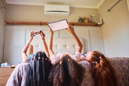 Reddit Asks: Are Screen-Heavy Sleepovers The New Reality?