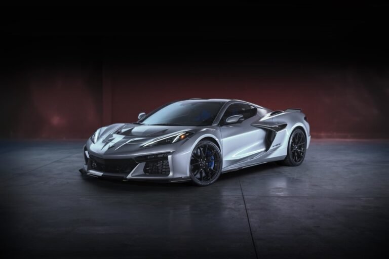 2026 CChevrolet Corvette ZR1X Debuts With 1,250 HP Hybrid Powertrain and Sub-2 Second 0–60 Time