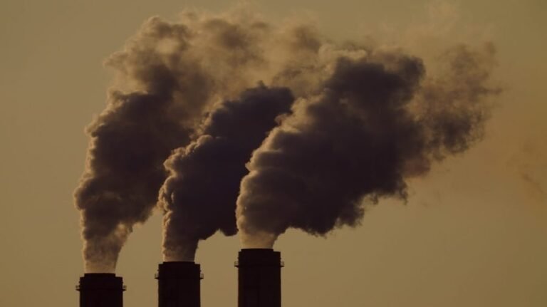 Trump moves to ax power plant rules