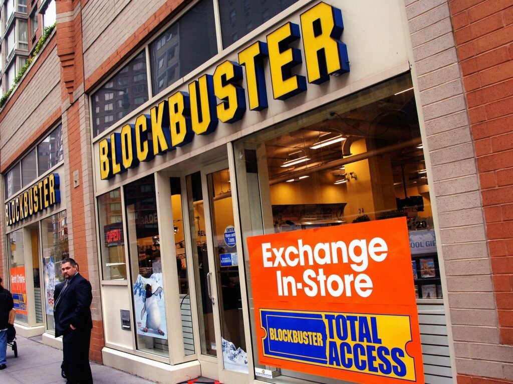 Dozens of stores you once loved that don't exist anymore