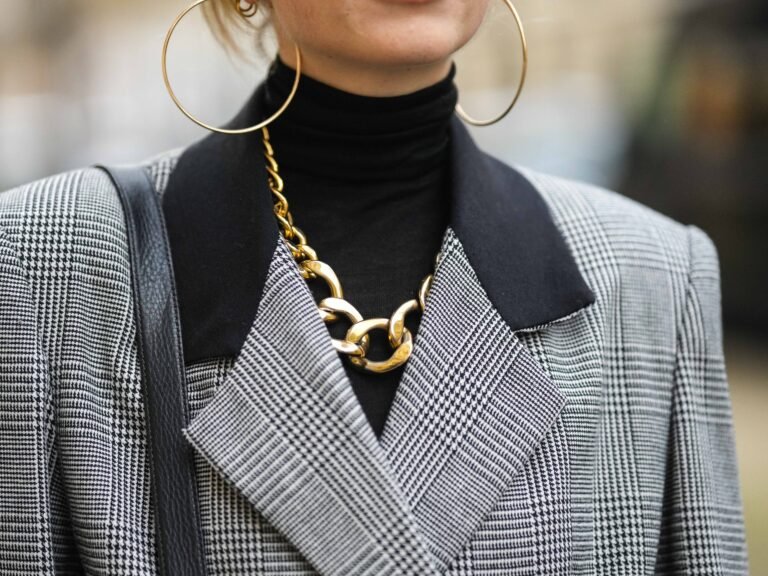 4 jewelry trends that are in this summer and 4 that are out, according to jewelers and stylists