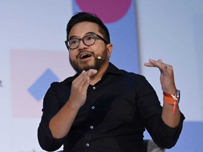 YC partners say AI founders are closing huge deals fast by taking a page out of Palantir's early playbook