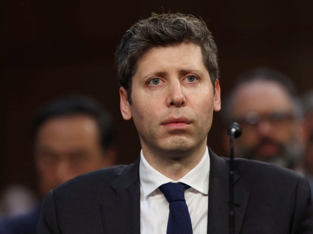 Sam Altman said AI agents are acting like junior colleagues — and he's betting that AI could soon 'discover new knowledge'