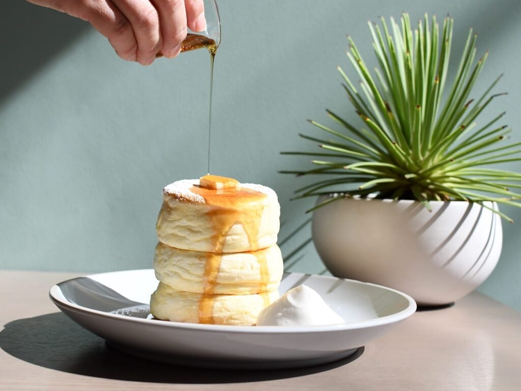 I waited an hour in line for Tokyo's famous soufflé pancakes. I felt like a total tourist, but I have zero regrets.
