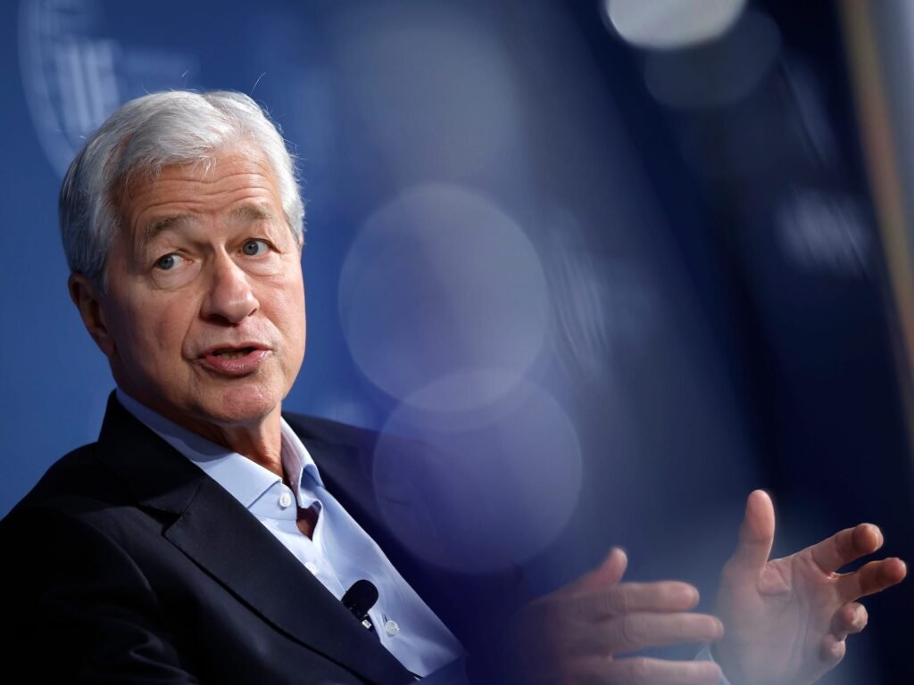 Jamie Dimon says creating a functional workplace means firing 'a—holes' — and sometimes that means your rude customers