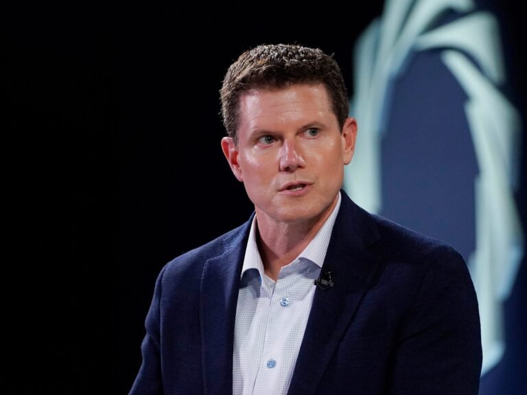 Leaked memo reveals new leaders reorganizing Amazon's grocery business and integrating Whole Foods