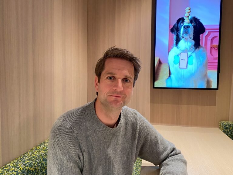 I called Klarna's new AI doppelganger of its CEO. Here's what it said about why humans are necessary at work.