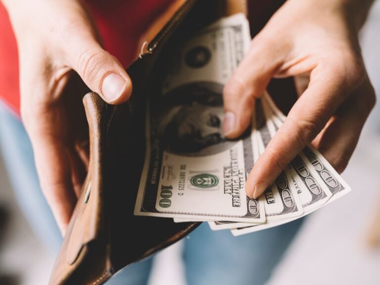 Women are getting wealthier — and they don't invest the same way as men