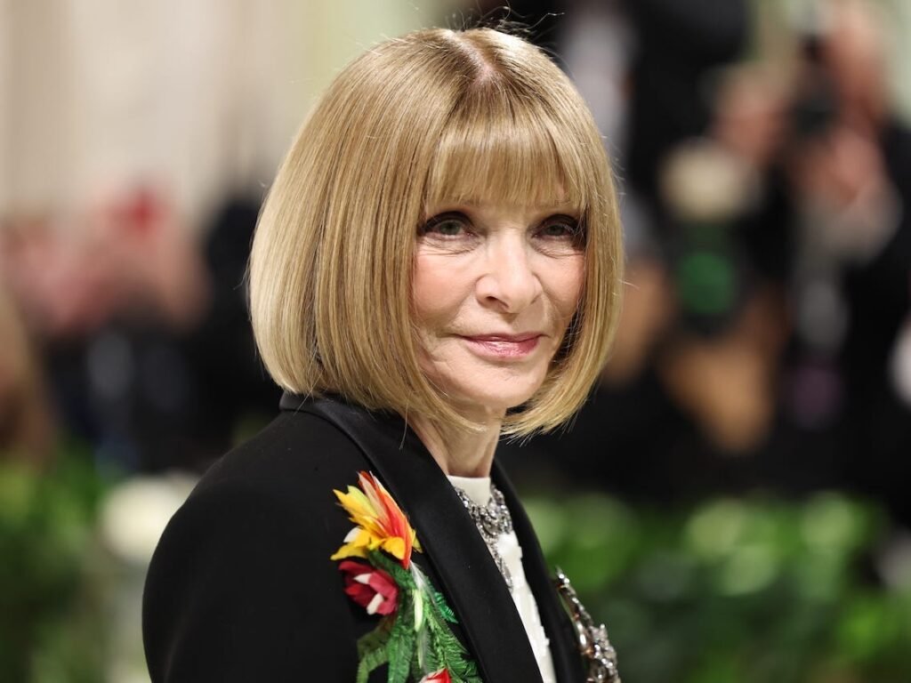 Anna Wintour is hiring at Vogue. Here's how to thrive when your boss used to have your job.