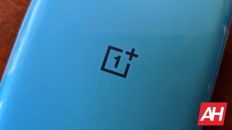 OnePlus Could Be Cooking Up a Gaming Beast—with Triggers and All