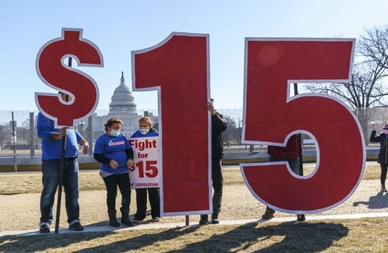 Bill could make federal minimum wage $15: The states paying less than that