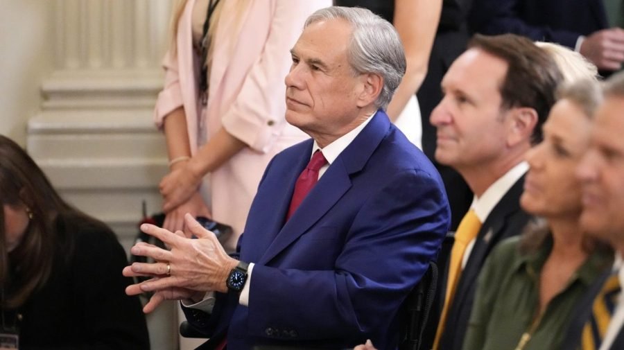 Judge blocks in-state tuition for undocumented students in Texas