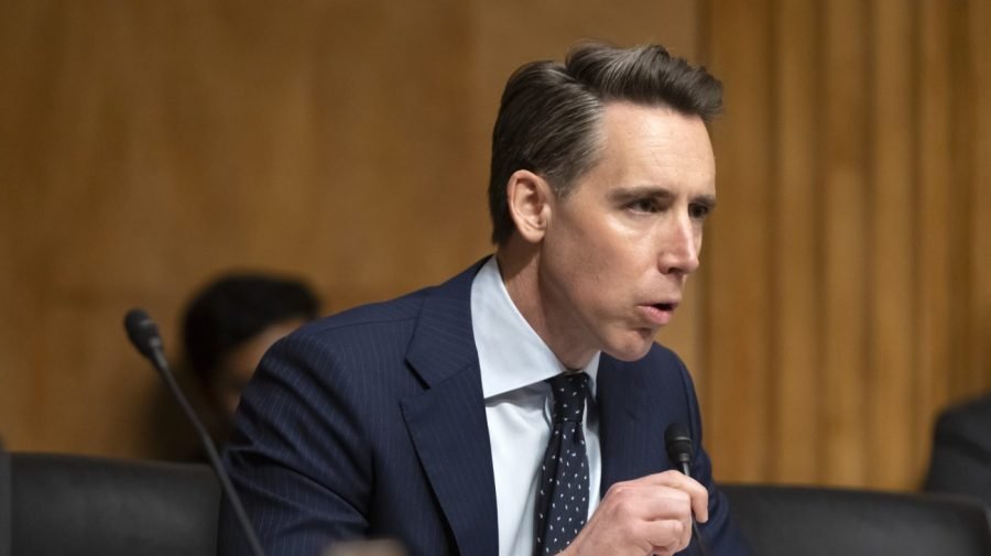 Hawley challenges Democrats over bipartisan RECA language in 'big, beautiful bill'
