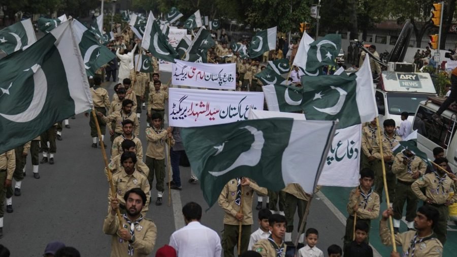 Pakistan nominates Trump for Nobel Peace Prize, then condemns strikes on Iran