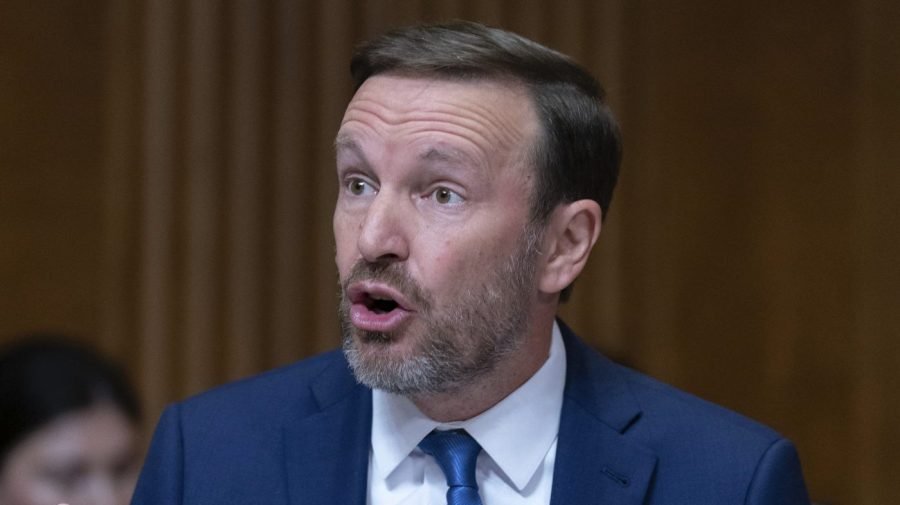 Murphy: Trump administration knew Gabbard ‘wasn’t going to toe the line’ at Iran briefing