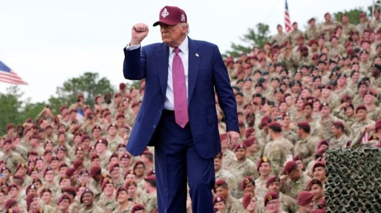 Military members boo Newsom, Biden and the press during Trump speech