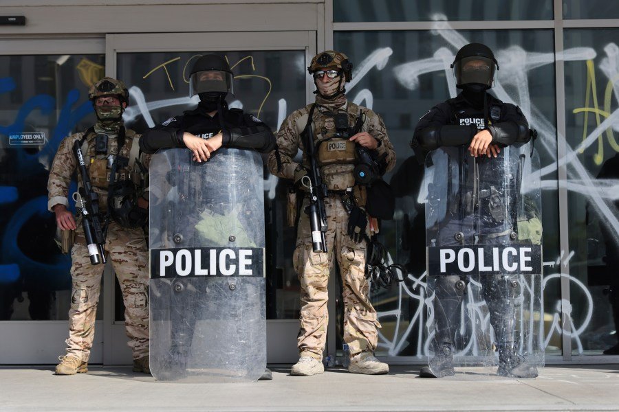 Video shows huge raid by ICE agents in Omaha