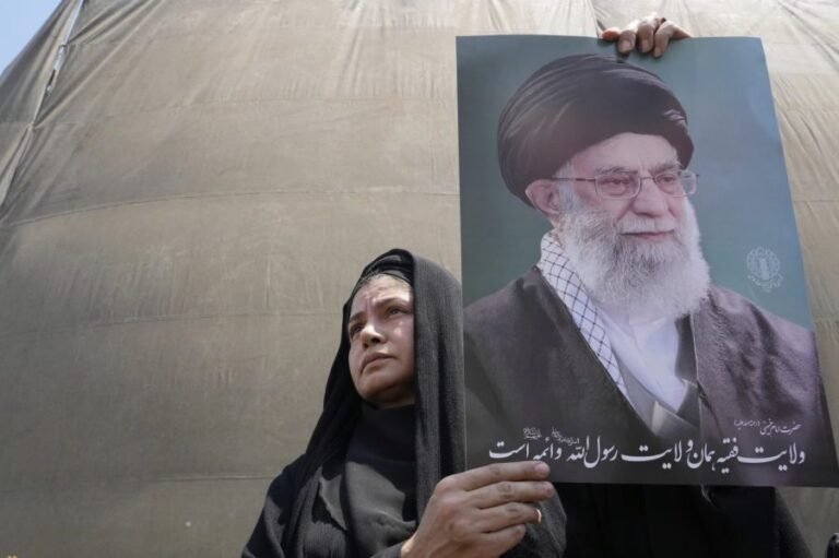 Exiled crown prince: Islamic Republic 'collapsing' in Iran