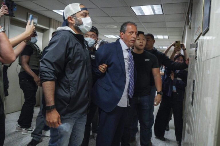 Democrats, GOP clash over NYC mayoral candidate's arrest