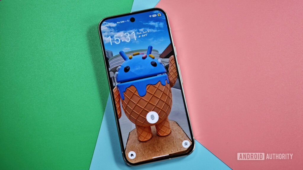 Android 16 QPR1 beta 2 has a hidden customization option for the lock screen clock