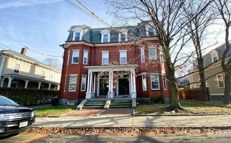 Harvard Square Apartments to Undergo Condo Conversion Following Sale