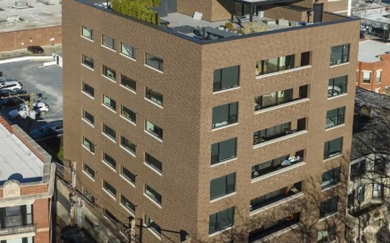 Lincoln Park Apartment Sale Sets Per-Unit Pricing Record
