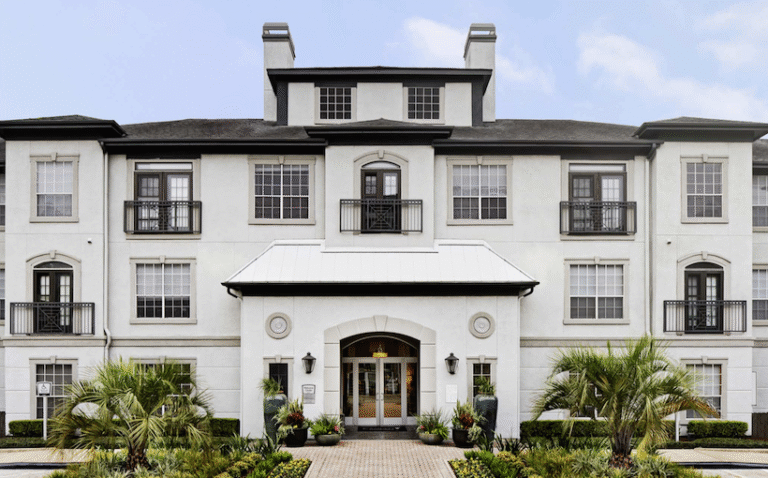 JLL Arranges Sale, Financing of Houston Apartment Sale