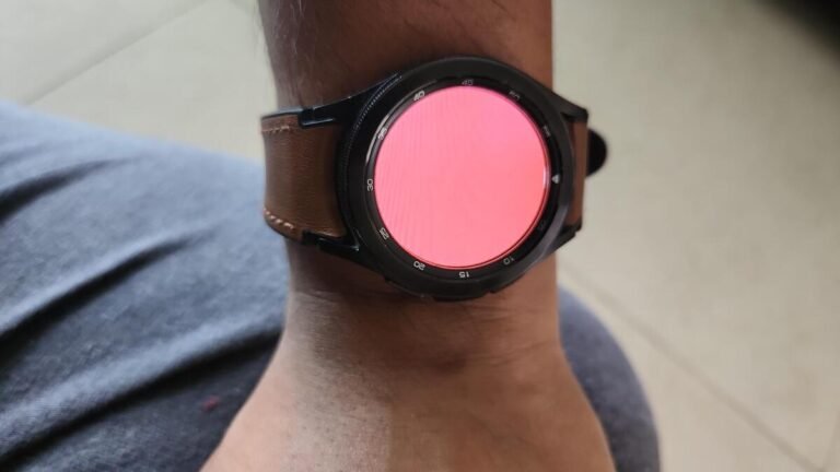 Galaxy Watch 4 Warning: The Red Screen of Death May Be Spreading