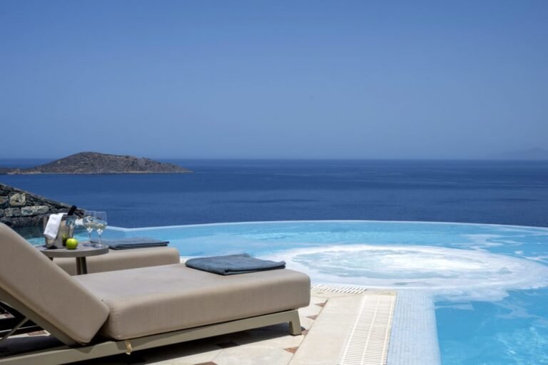 Greek islands – for beaches, history and mythology