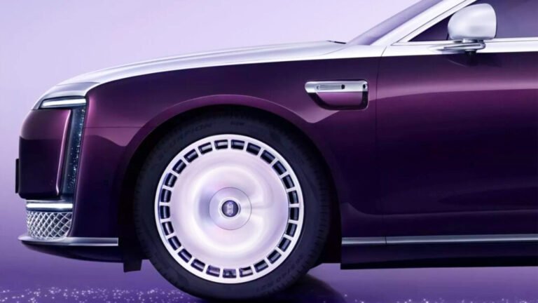 Chinese Flock To Huawei’s $100K Maybach/Rolls-Royce Wannabe