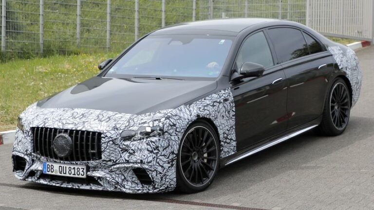 Mercedes S-Class facelift spotted in autobahn-storming S 63 guise