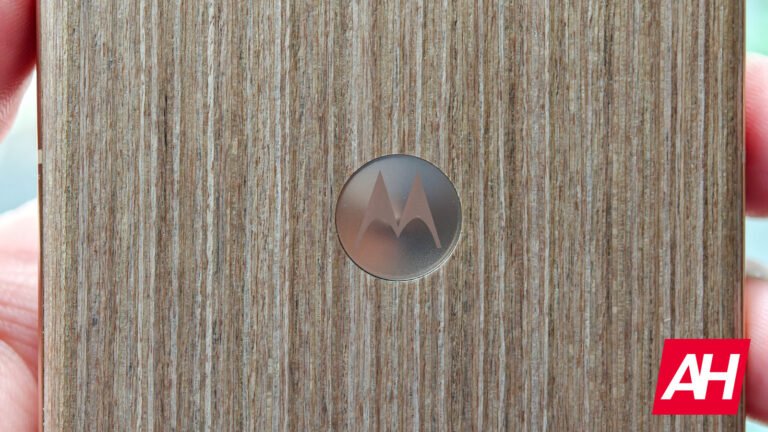 Motorola’s Next High-End Phone Leaks — But It's Coming in 2026