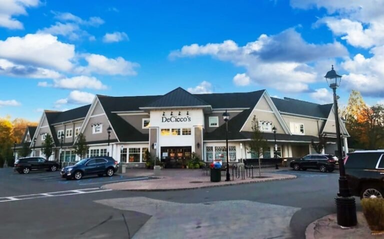 Grocery-Anchored Armonk Center Trades for $26.5M
