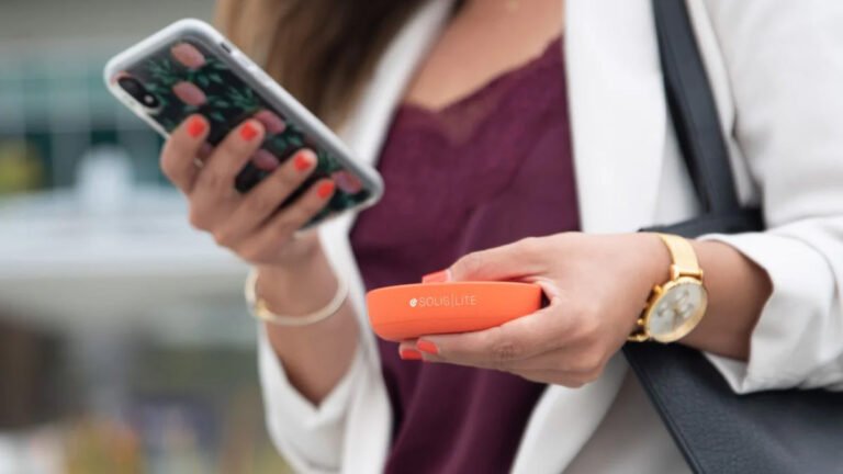 Save 15% on this SIMO Solis Lite hotspot and get 1GB monthly for free