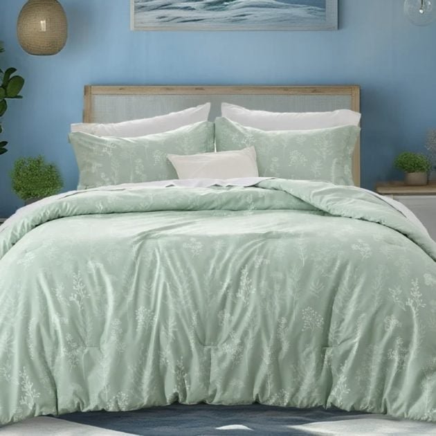 *HOT* King Size 3-Piece Comforter Set only $18.99!