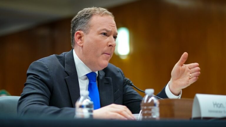 EPA employees go public with opposition to Trump policies